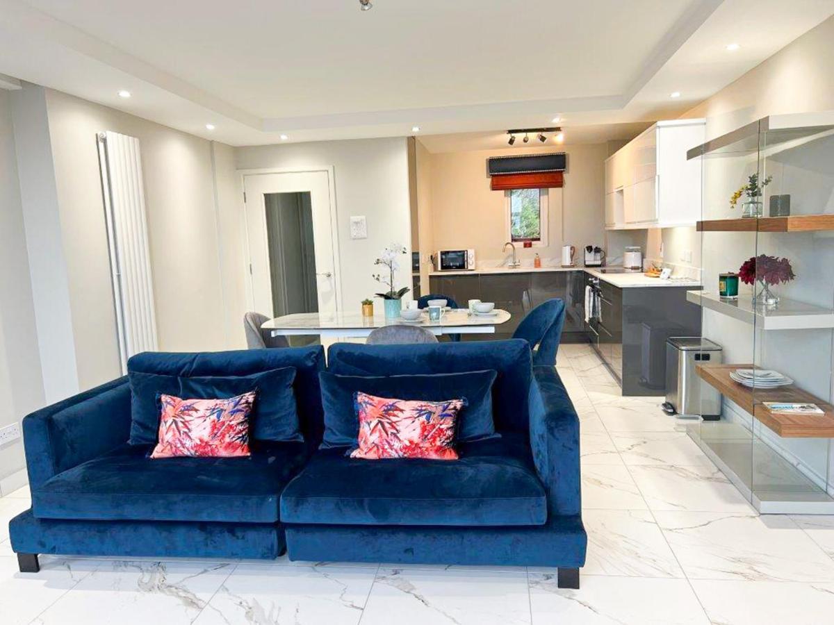 Modern Luxurious Apartment W/ Patio Balcony & View Jordanstown Exterior foto