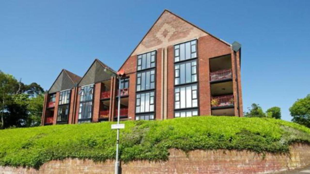 Modern Luxurious Apartment W/ Patio Balcony & View Jordanstown Exterior foto