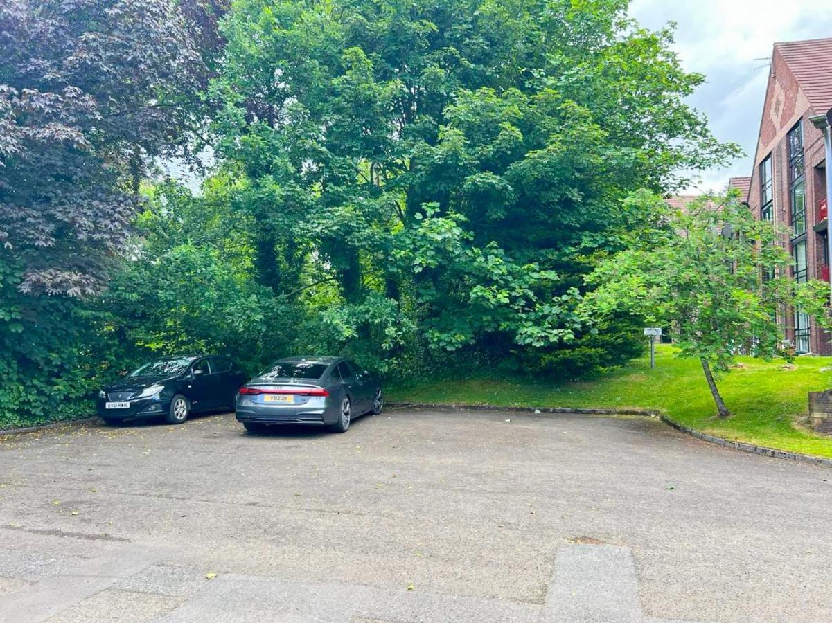 Modern Luxurious Apartment W/ Patio Balcony & View Jordanstown Exterior foto